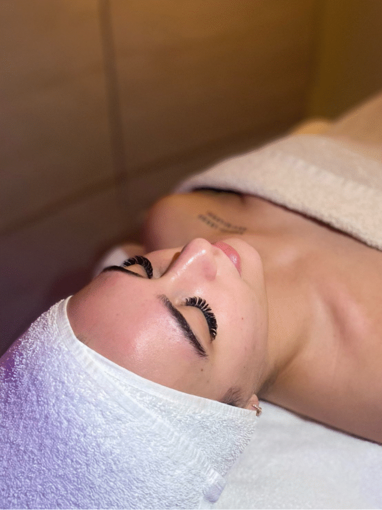 Platina Gezichtsbeandeling - Studio Rosa Beauty & wellness Hoevelaken, Amersfoort